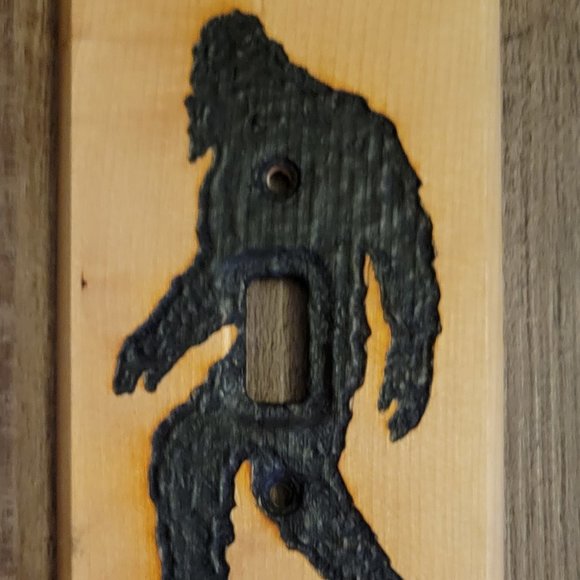 SunFunArt Bigfoot Sasquatch Woodburning! Turn on Bigfoot light switch plate. NEW - Picture 4 of 8